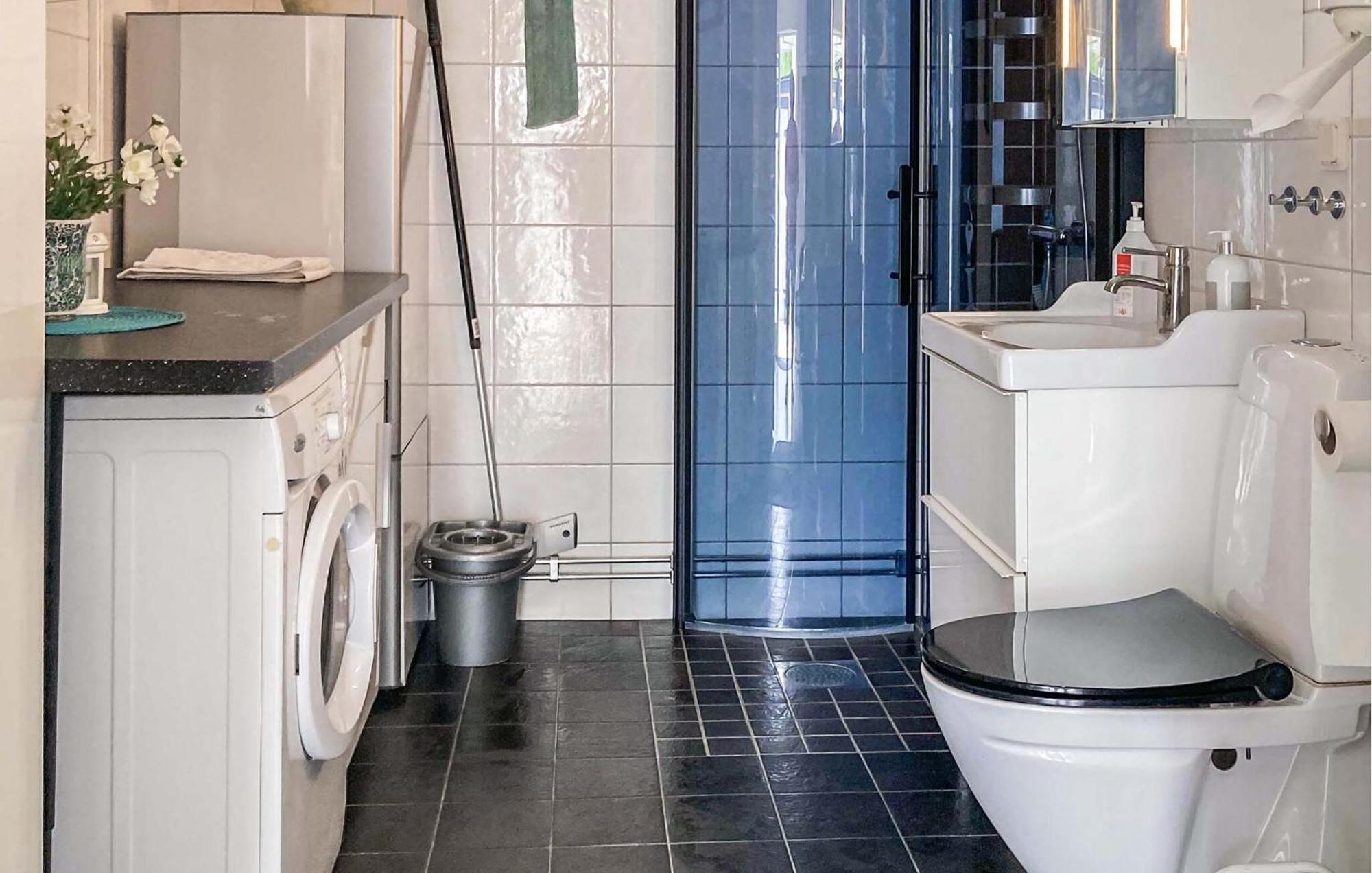 Cozy Home In Borgholm With Wifi Екстер'єр фото